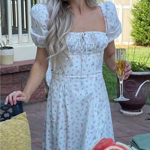 House of CB TALLULAH WHITE FLORAL PUFF SLEEVE MIDI DRESS - Picture 7 of 7